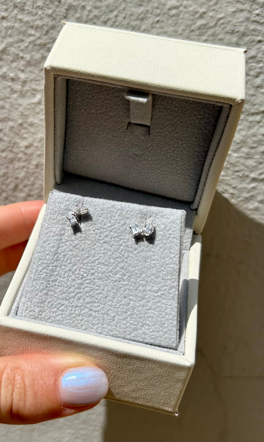 Double diamond earring