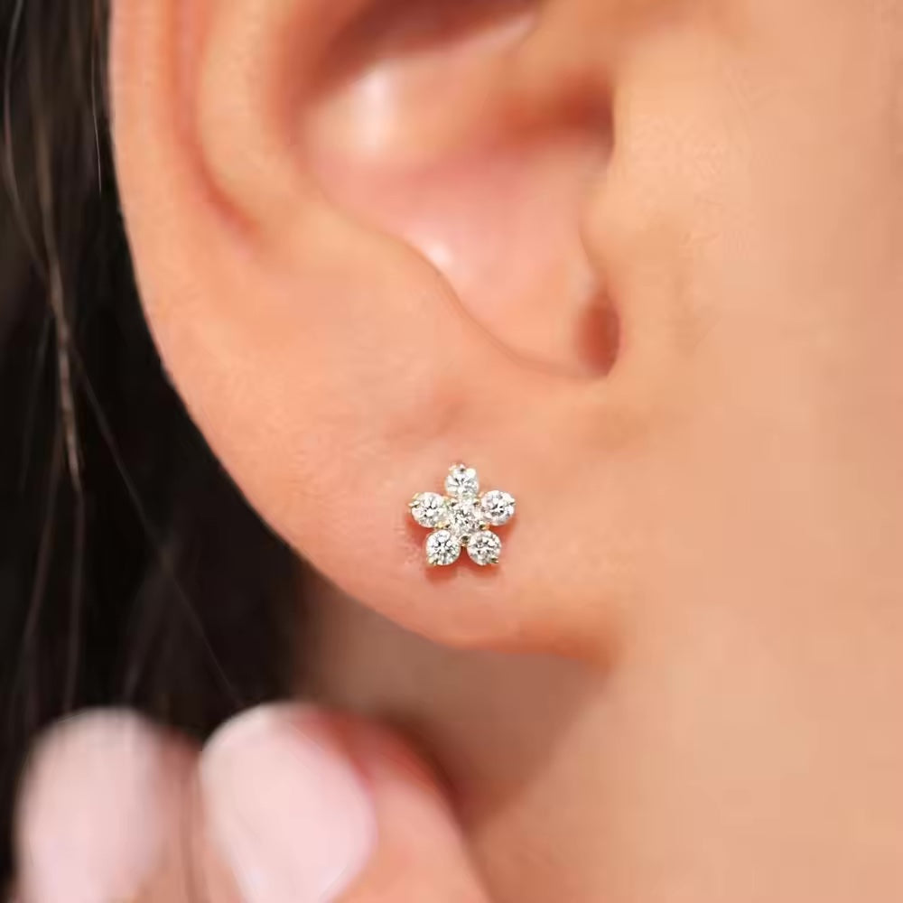small flower stud diamond