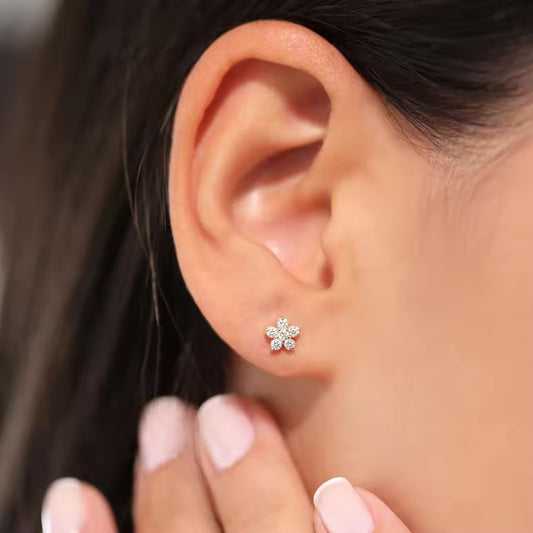 small flower stud diamond