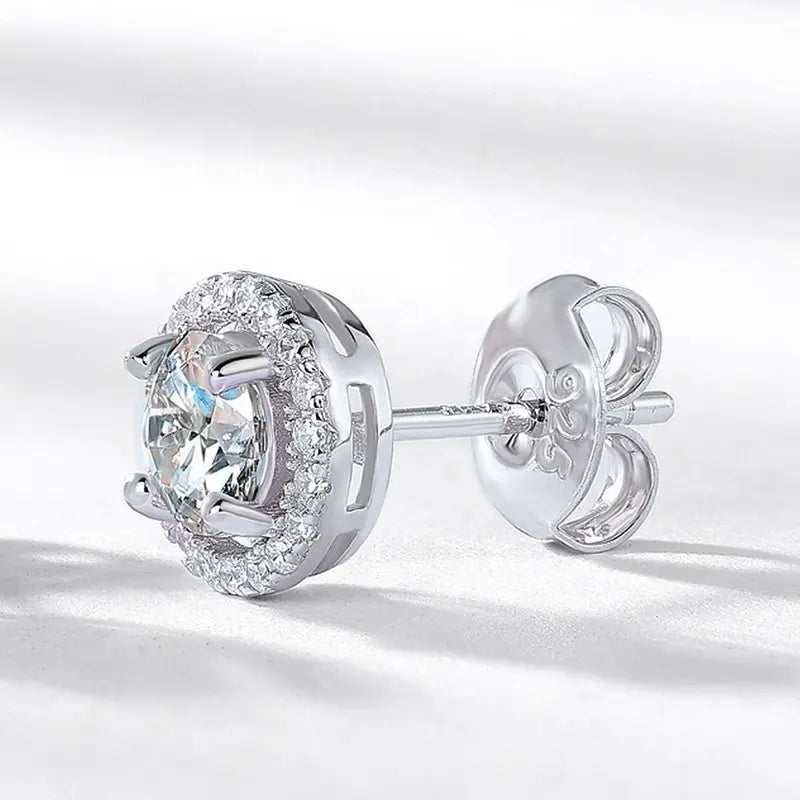 round stud diamond earring
