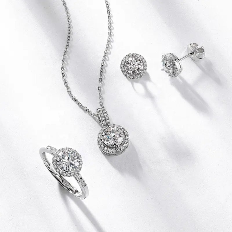 round stud diamond earring